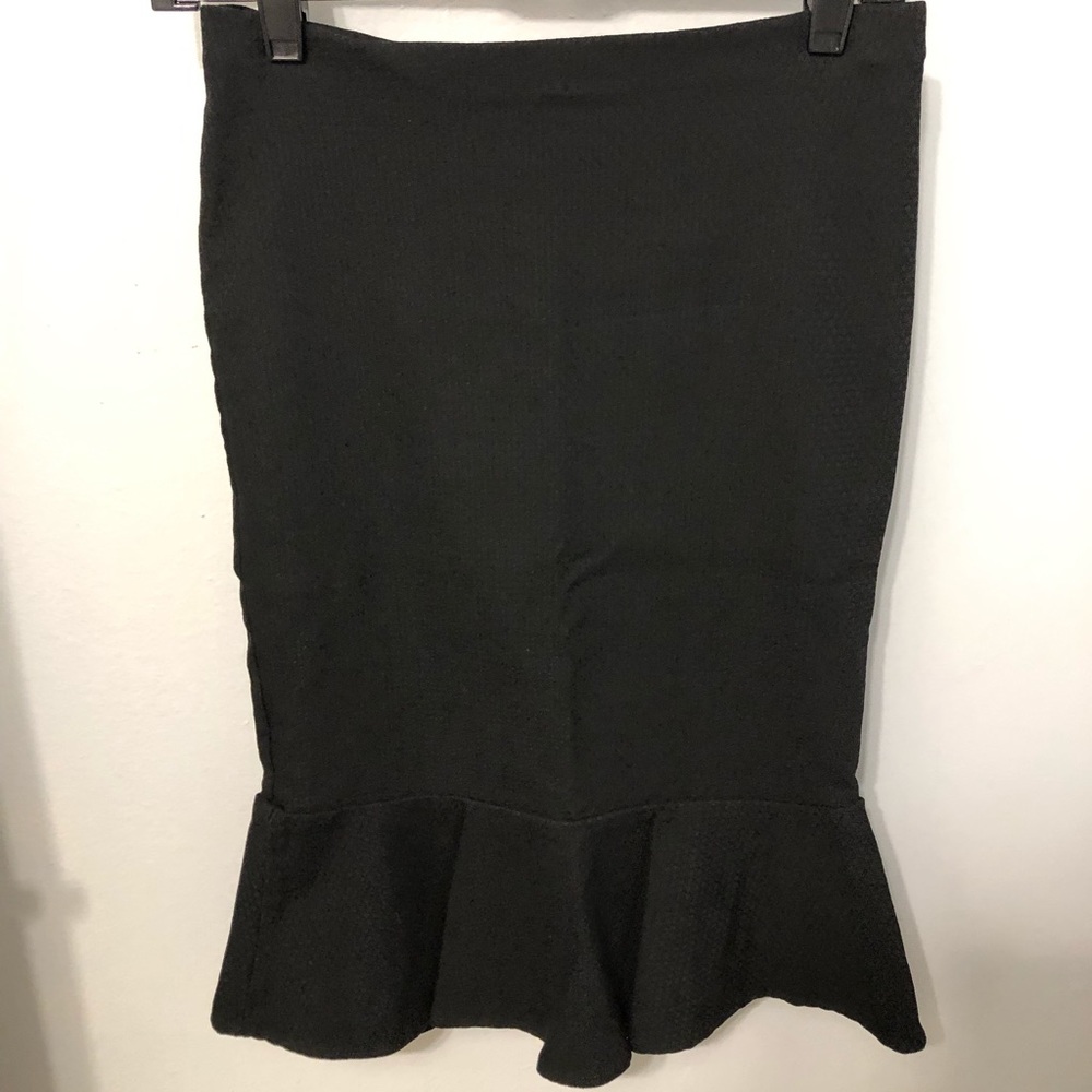 Black pencil skirt